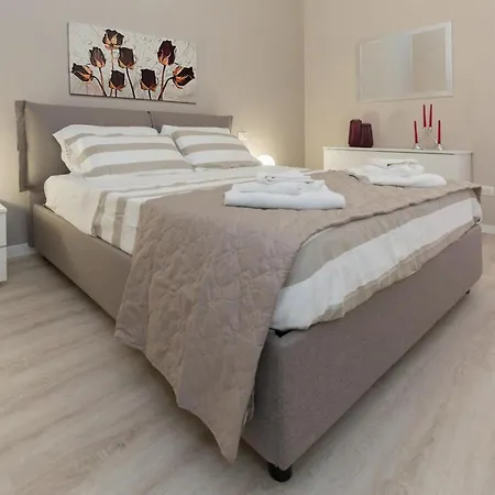 Romantic House 369 *